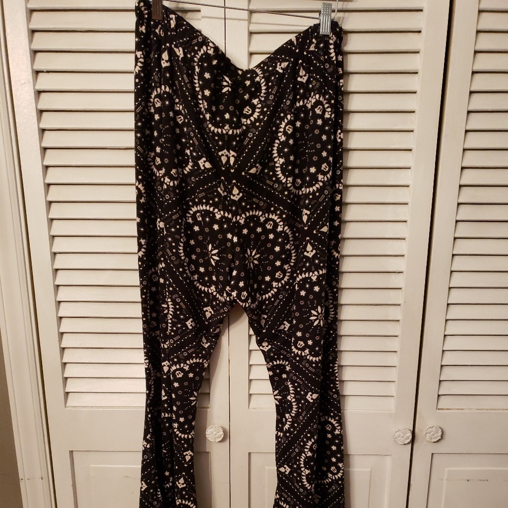 Leggins type pants